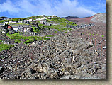 MtFuji-27JUN04-23-RocksBelow7th.JPG (205413 bytes)