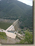 LakeHodges-11NOV03-34-Dam.JPG (73816 bytes)